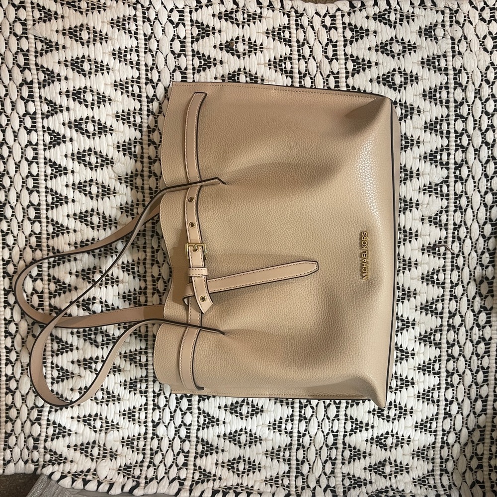 Micheal Kors Purse
